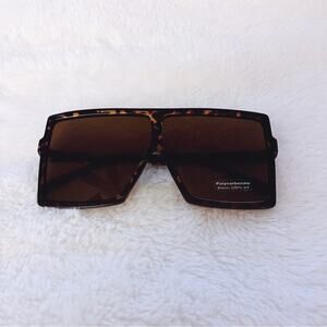 Ivonne Tortoise Brown Oversized Square Sunglasses